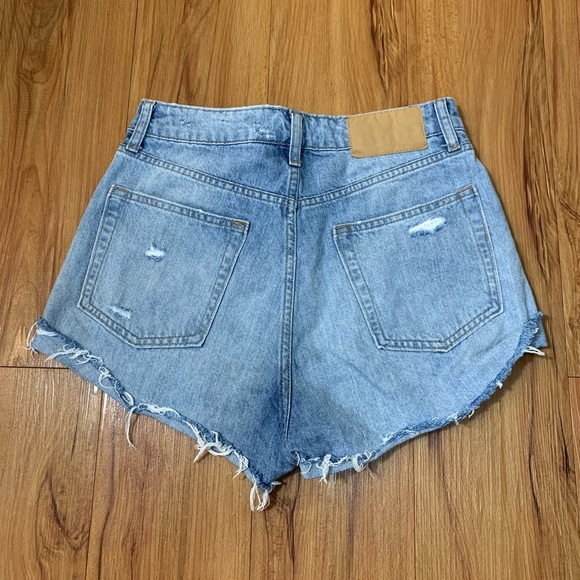 H&M DIVIDED High Rise Jean Distressed Jean Shorts - Picture 2 of 8